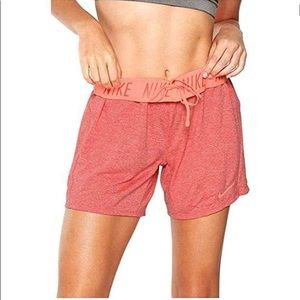 NIKE Women’s 5” Attack training shorts